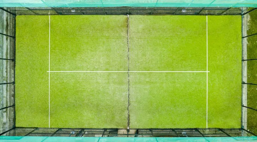 tipos de cancha de padel cesped artificial